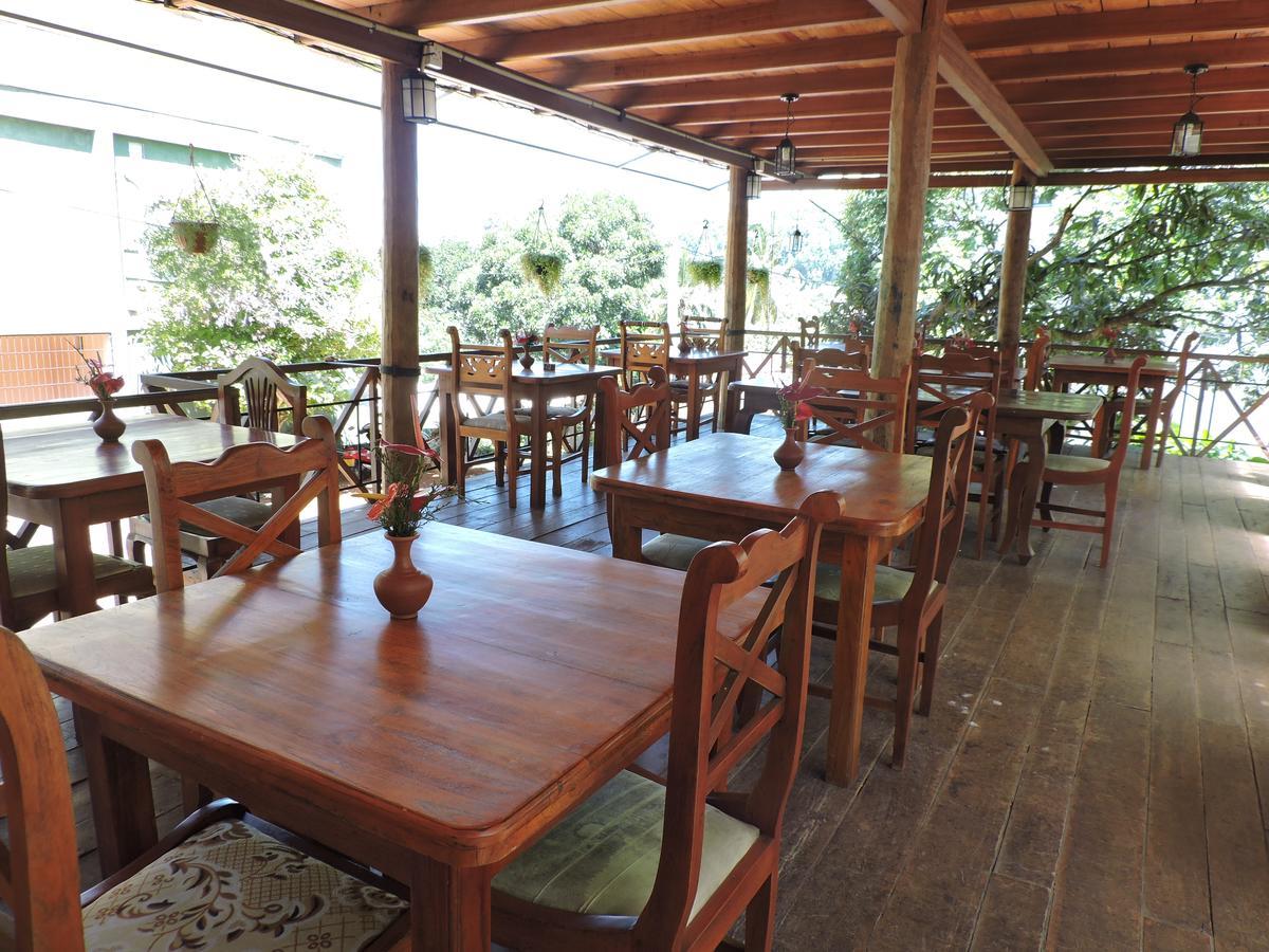 Hotel Mango Garden Kandy Bagian luar foto
