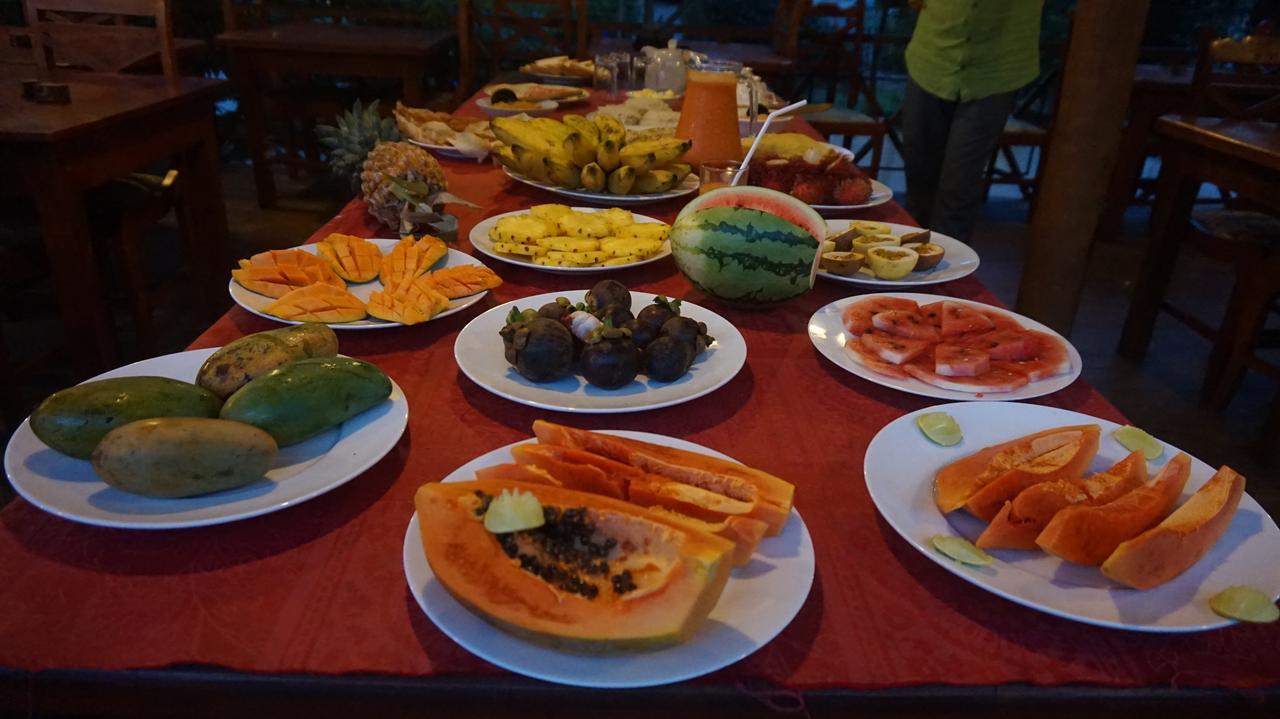 Hotel Mango Garden Kandy Bagian luar foto